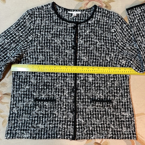 Large black and white tweed jacket - Picture 5 of 5